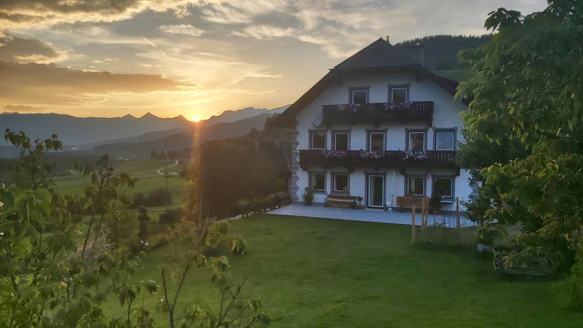 Schweizer Hof Apartment Тамсвег Екстериор снимка